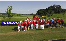 Die Volvo-Golfgemeinde nach der VBÖ-Golf-Trophy 2011 am herrlichen Platz des Golfclubs Bad Waltersdorf.